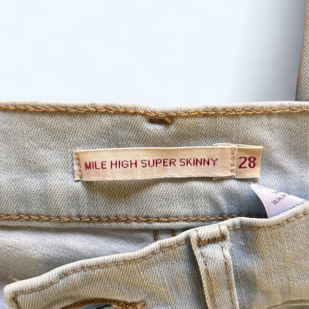 Levi's Mile High Super Skinny high-waisted light wash blue jeans • size: 28 X 30 - Picture 4 of 8